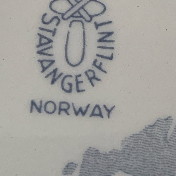 Decorative Nautical Plate with Ship Design - Picture 10 of 10